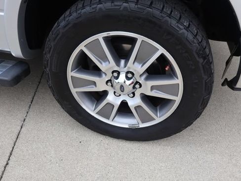Used 2014 Ford F150 Lariat w/ Equipment Group 502A Luxury AWD/4WD image 8