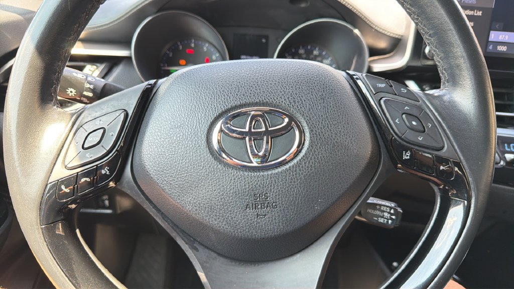 Used 2019 Toyota C-HR XLE FWD image 19