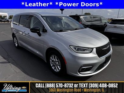 Used 2024 Chrysler Pacifica Touring-L