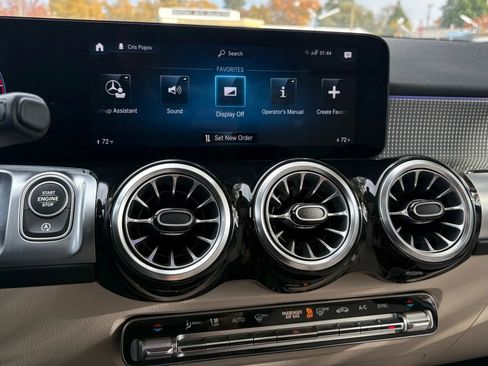 Used 2023 Mercedes-Benz GLB 250 image 22