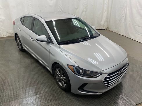 Used 2018 Hyundai Elantra SEL image 2
