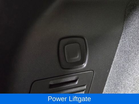 Used 2018 Cadillac XT5 Luxury w/ Driver Awareness Package image 14