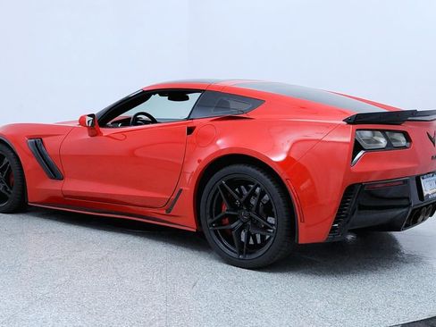 Used 2016 Chevrolet Corvette Z06 w/ 3LZ Preferred Equipment Group image 3