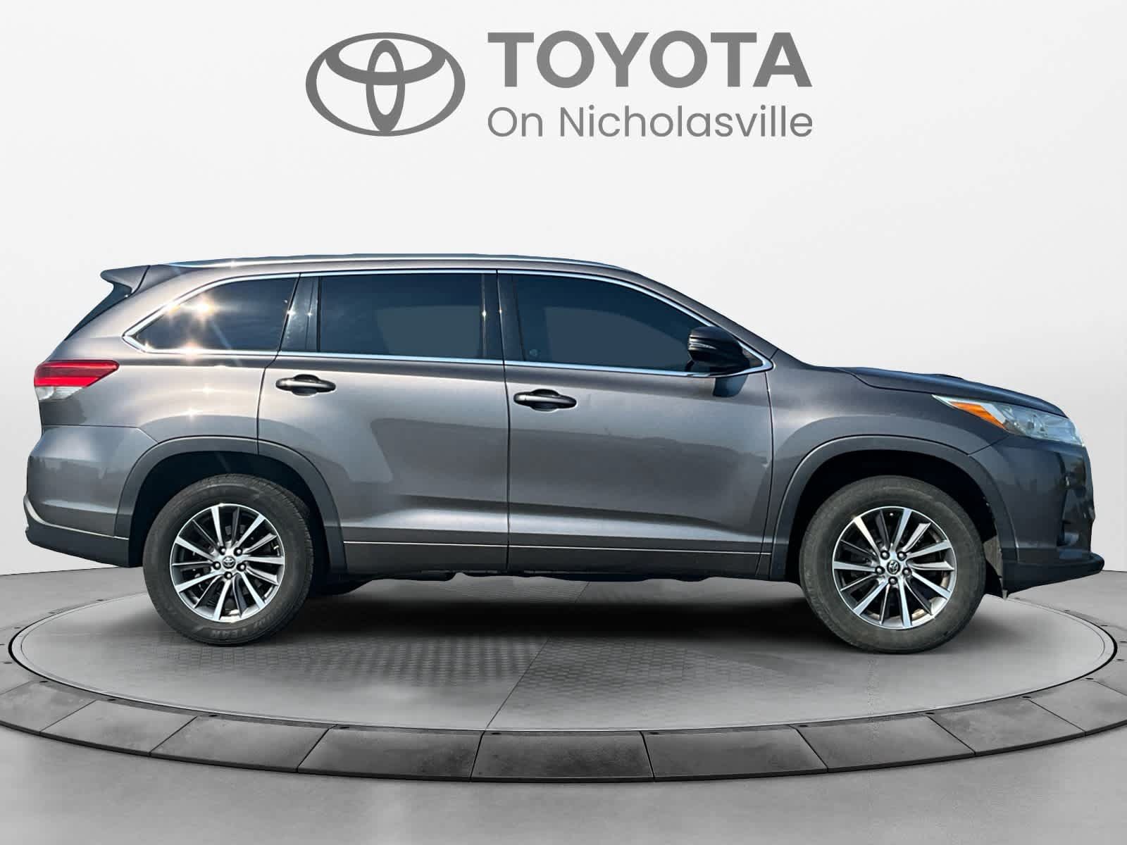 Used 2018 Toyota Highlander XLE FWD image 6