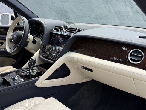 Certified 2023 Bentley Bentayga AWD/4WD image 2