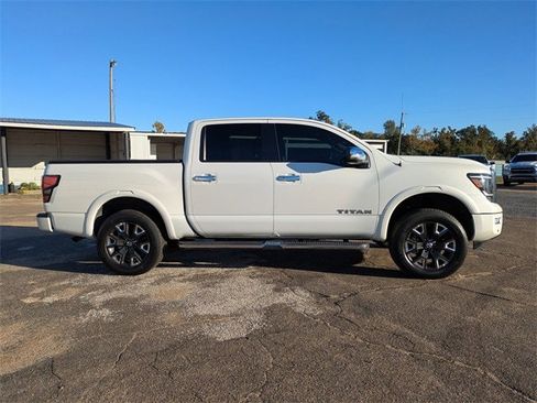 Used 2021 Nissan Titan Platinum Reserve w/ Moonroof Package image 3