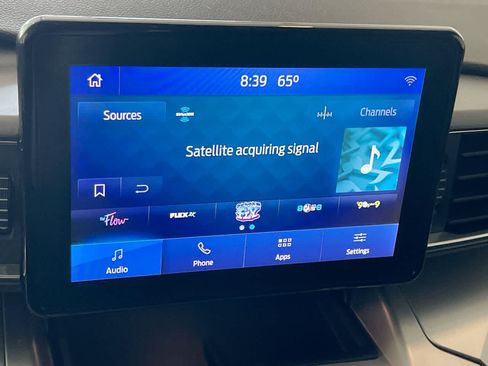 Used 2020 Ford Explorer XLT w/ Equipment Group 202A AWD/4WD image 16
