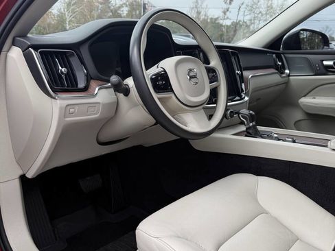 Used 2019 Volvo S60 T6 Momentum image 19