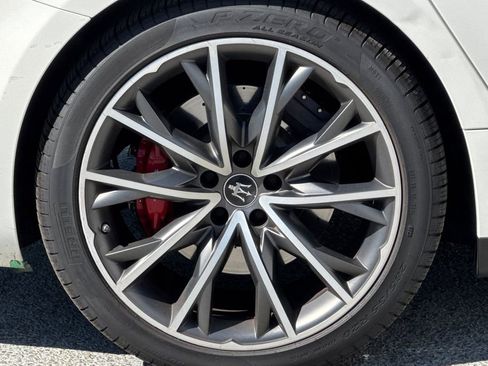 Used 2021 Maserati Ghibli image 25