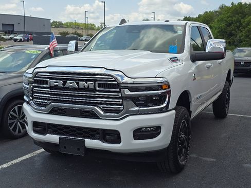 Used 2026 RAM 2500 Laramie AWD/4WD image 1