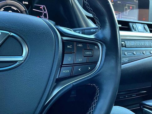 Used 2019 Lexus ES 300h image 23