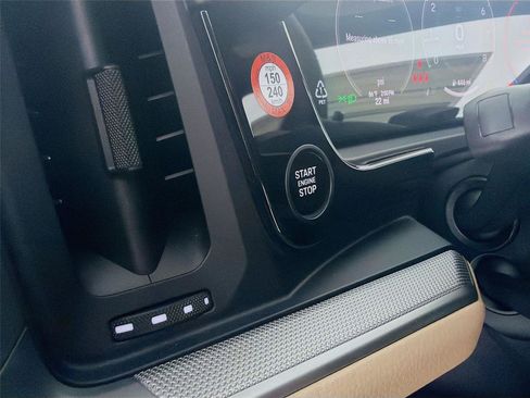 New 2026 Porsche Cayenne Coupe AWD/4WD image 11