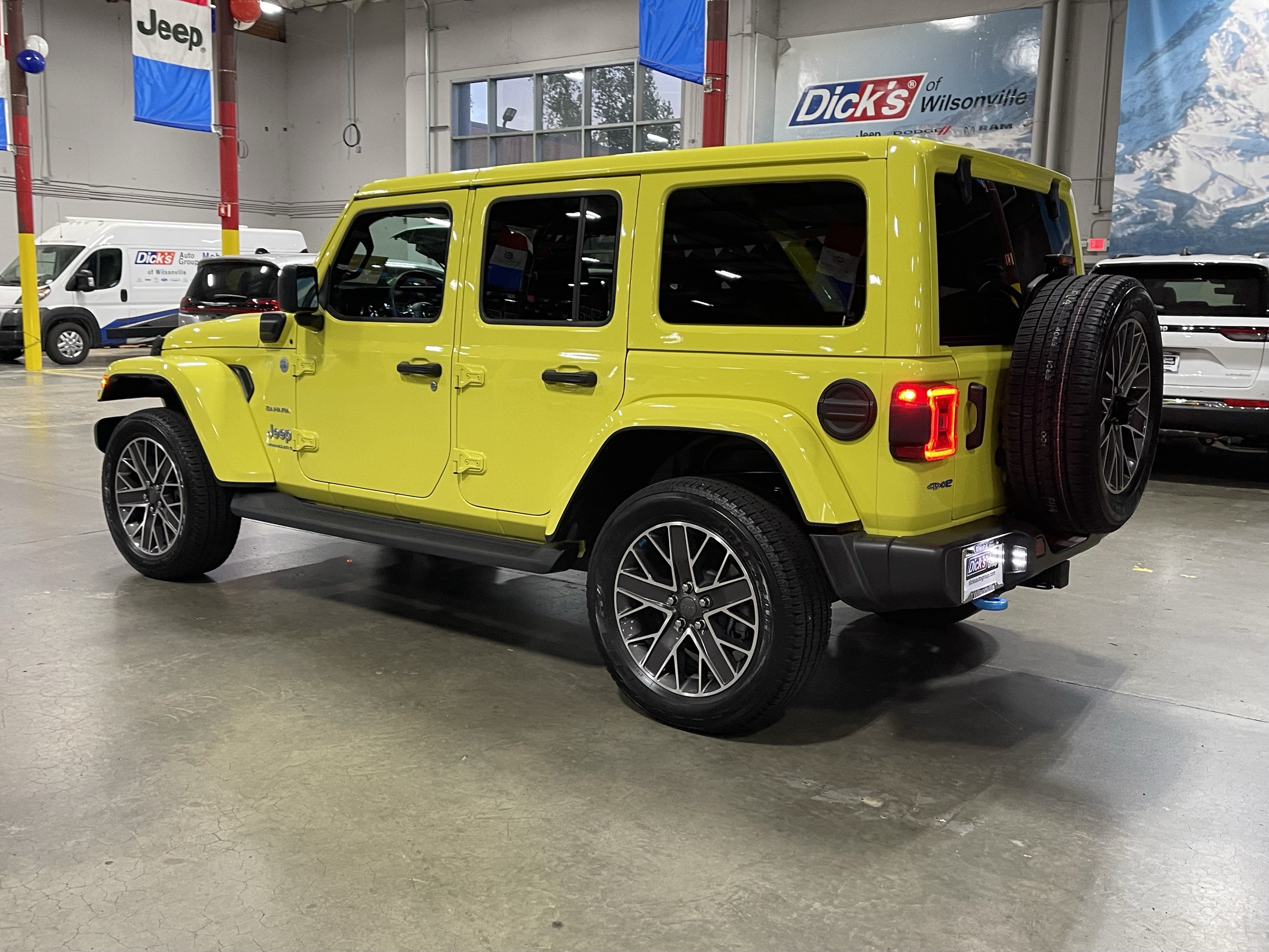 Certified 2023 Jeep Wrangler Unlimited Sahara w/ Cold Weather Group AWD/4WD image 3
