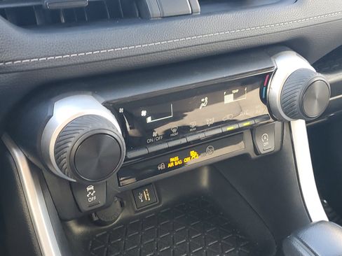 Used 2024 Toyota RAV4 LE image 20