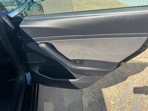 Used 2020 Tesla Model 3 Standard Range Plus RWD image 10