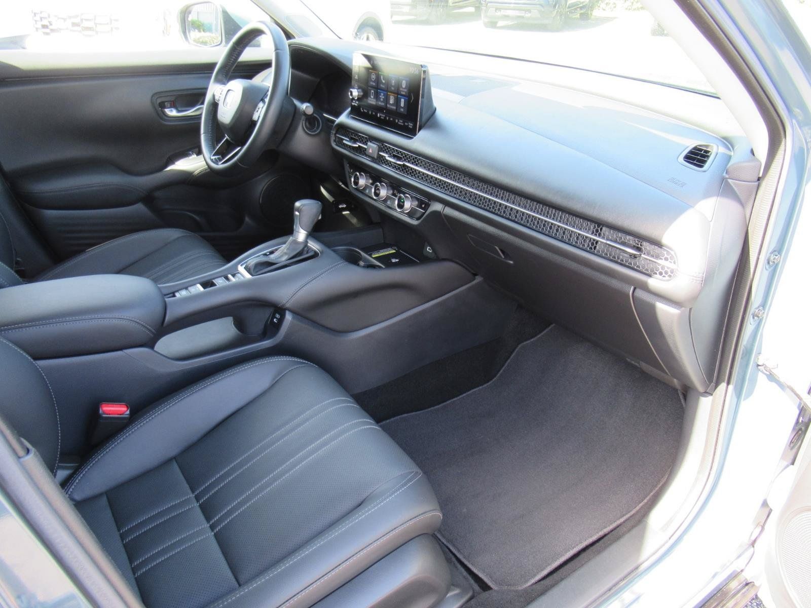Used 2025 Honda HR-V EX-L image 12