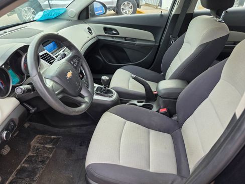Used 2015 Chevrolet Cruze LS image 11