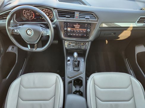 Used 2018 Volkswagen Tiguan SEL Premium image 26