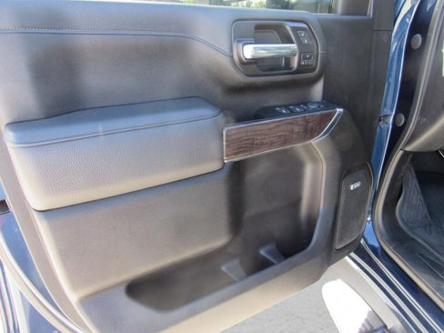 Used 2022 GMC Sierra 2500 Denali image 25