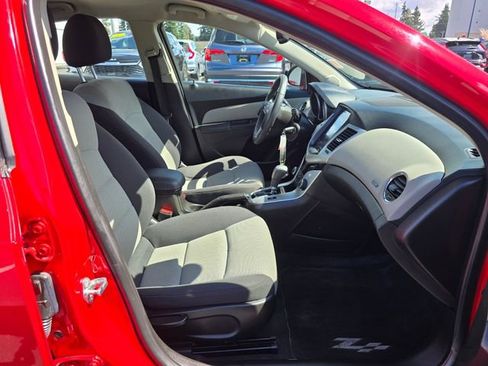 Used 2016 Chevrolet Cruze LS FWD image 12