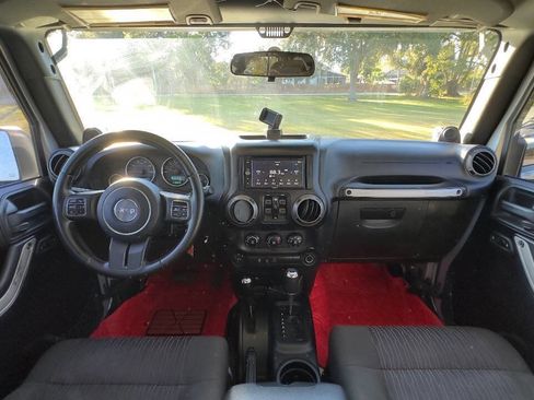 Used 2011 Jeep Wrangler Unlimited Sport image 14