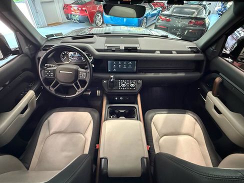 Used 2023 Land Rover Defender 110 X-Dynamic SE AWD/4WD image 15