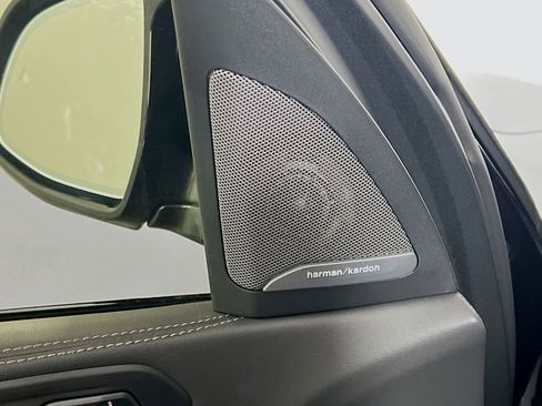 Used 2025 BMW X7 M60i w/ Executive Package image 19