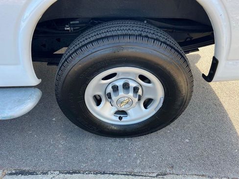 Used 2024 Chevrolet Express 2500 w/ Driver Convenience Package image 14