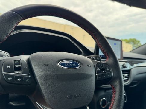 Certified 2025 Ford Escape ST-Line Select AWD/4WD image 29