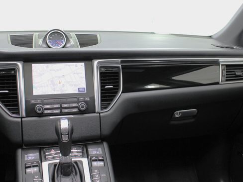 Used 2017 Porsche Macan S image 56