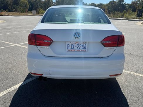 Used 2013 Volkswagen Jetta SE image 6