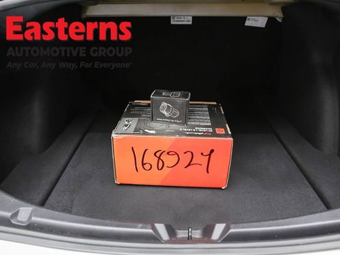 Used 2019 Tesla Model 3 Standard Range image 9