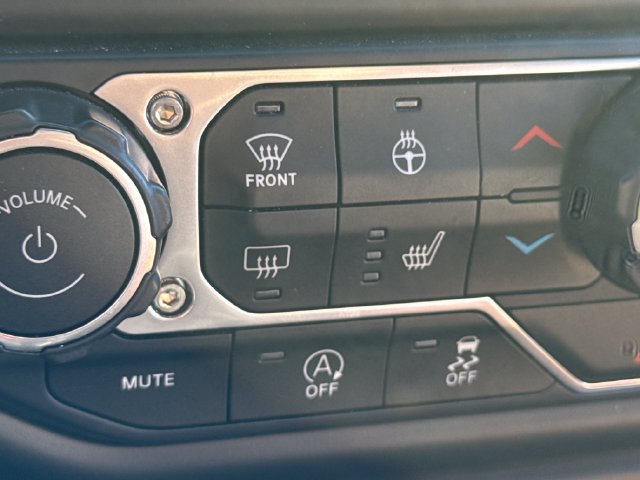 Used 2021 Jeep Wrangler Unlimited Sahara AWD/4WD image 31