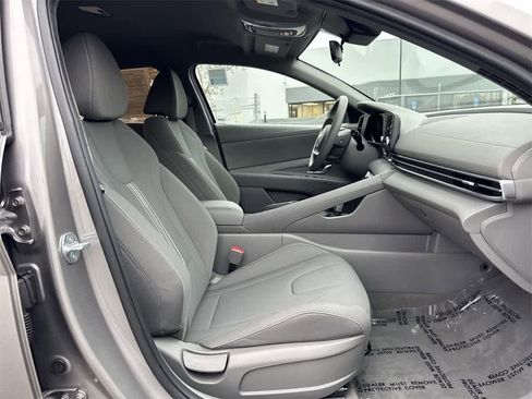 Used 2023 Hyundai Elantra SEL image 34
