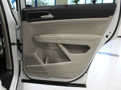 Used 2019 Volkswagen Atlas SEL R-Line image 21