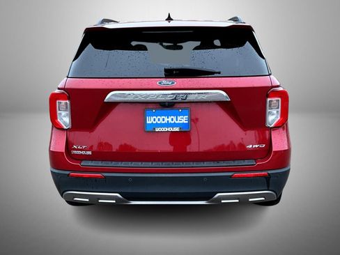 Used 2022 Ford Explorer XLT w/ Equipment Group 202A image 6