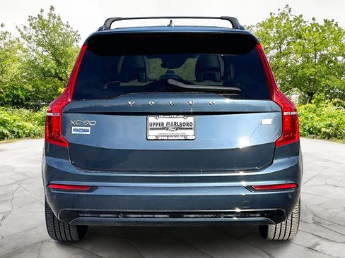 Used 2022 Volvo XC90 T8 R-Design w/ Advanced Package image 4