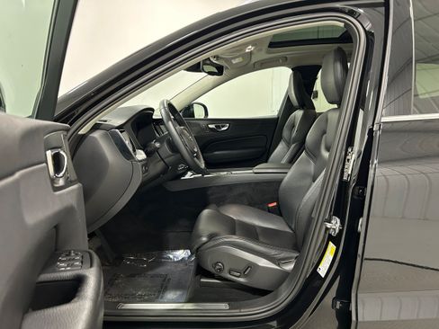 Used 2019 Volvo XC60 T5 Inscription w/ Protection Package AWD/4WD image 4