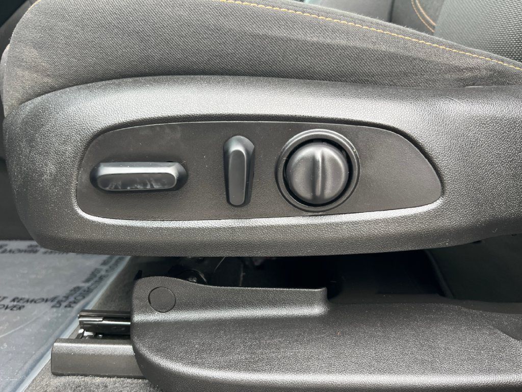 Used 2019 Chevrolet Traverse LT AWD/4WD image 16