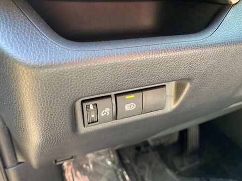 Used 2021 Toyota RAV4 XLE AWD/4WD image 15