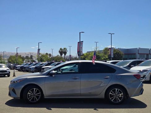 Used 2023 Kia Forte LXS FWD image 4