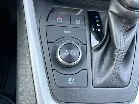 Used 2022 Toyota RAV4 XLE w/ Convenience Package AWD/4WD image 34