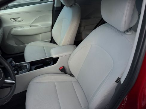 Used 2025 Hyundai Kona SEL image 36