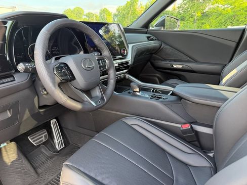 New 2026 Lexus TX 500h AWD image 35