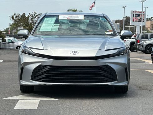 Used 2025 Toyota Camry LE FWD image 7