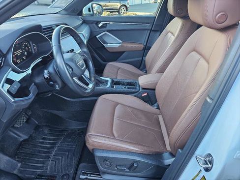 Used 2022 Audi Q3 2.0T Premium Plus w/ Premium Plus Package image 2