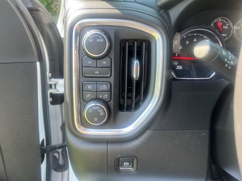 Used 2022 Chevrolet Silverado 2500 LT w/ Convenience Package AWD/4WD image 13