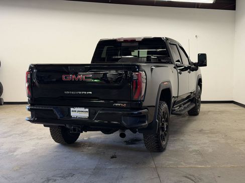 Used 2024 GMC Sierra 2500 AT4 w/ AT4 Preferred Package AWD/4WD image 13