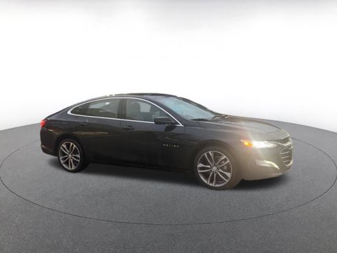 Used 2024 Chevrolet Malibu LT image 2