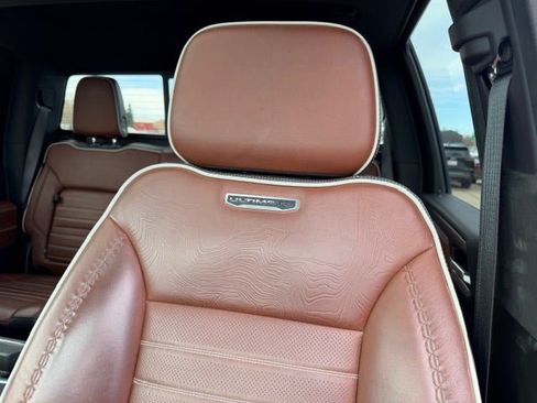 Used 2024 GMC Sierra 3500 Denali Ultimate AWD/4WD image 15